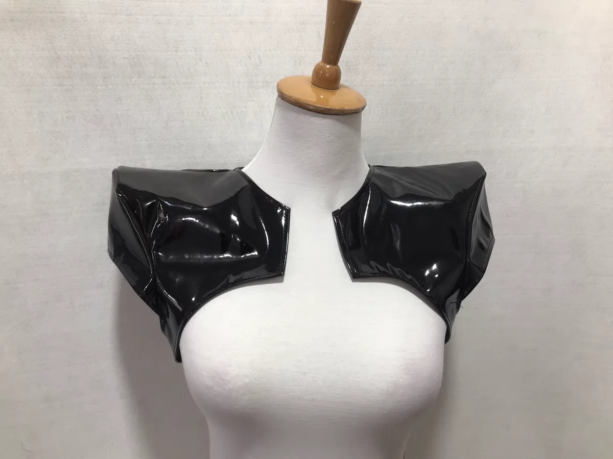 Nightclub DJ Bar Singer Leading Dance Stage Performance Costume Three-dimensional Hard Patent Leather Flying Shoulder
Nightclub DJ Bar Singer Leading Dance Stage Performance Costume Three-dimensional Hard Patent Leather Flying Shoulder