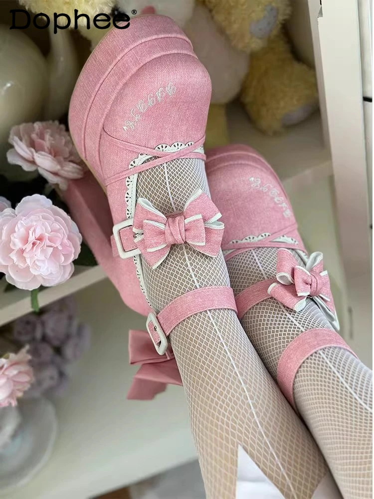 Оригинальные туфли на высоком каблуке в японском стиле Лолиты, весенне-осенние женские элегантные туфли на платформе с милым бантом для девочек, женские туфли-лодочки
Оригинальные туфли на высоком каблуке в японском стиле Лолиты, весенне-осенние женские элегантные туфли на платформе с милым бантом для девочек, женские туфли-лодочки