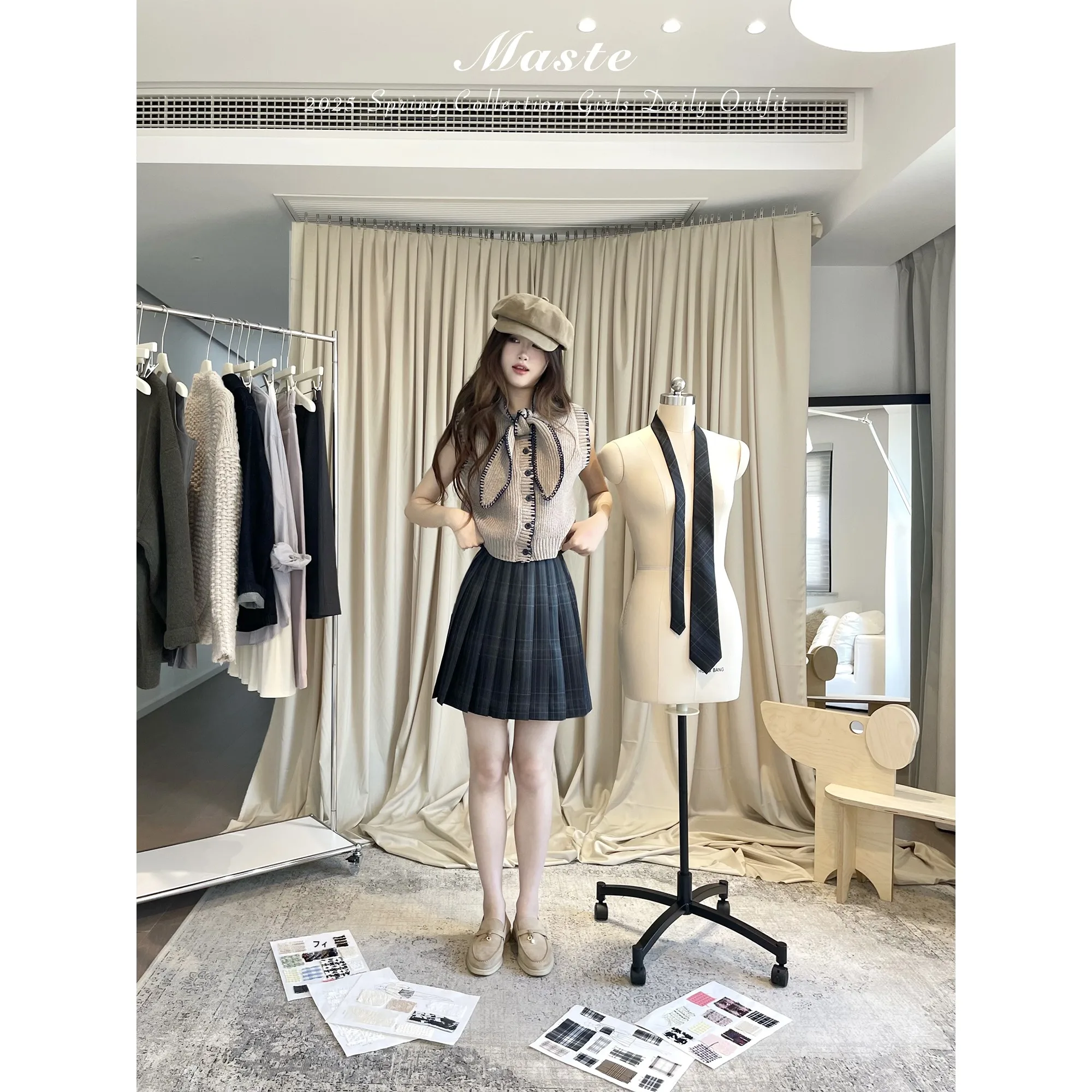 Maste York Corner to London Pleated Half Skirt Women's Spring Fashion Ladies' Premium Clothing Other Material Skirts
Maste York Corner to London Pleated Half Skirt Women's Spring Fashion Ladies' Premium Clothing Other Material Skirts
