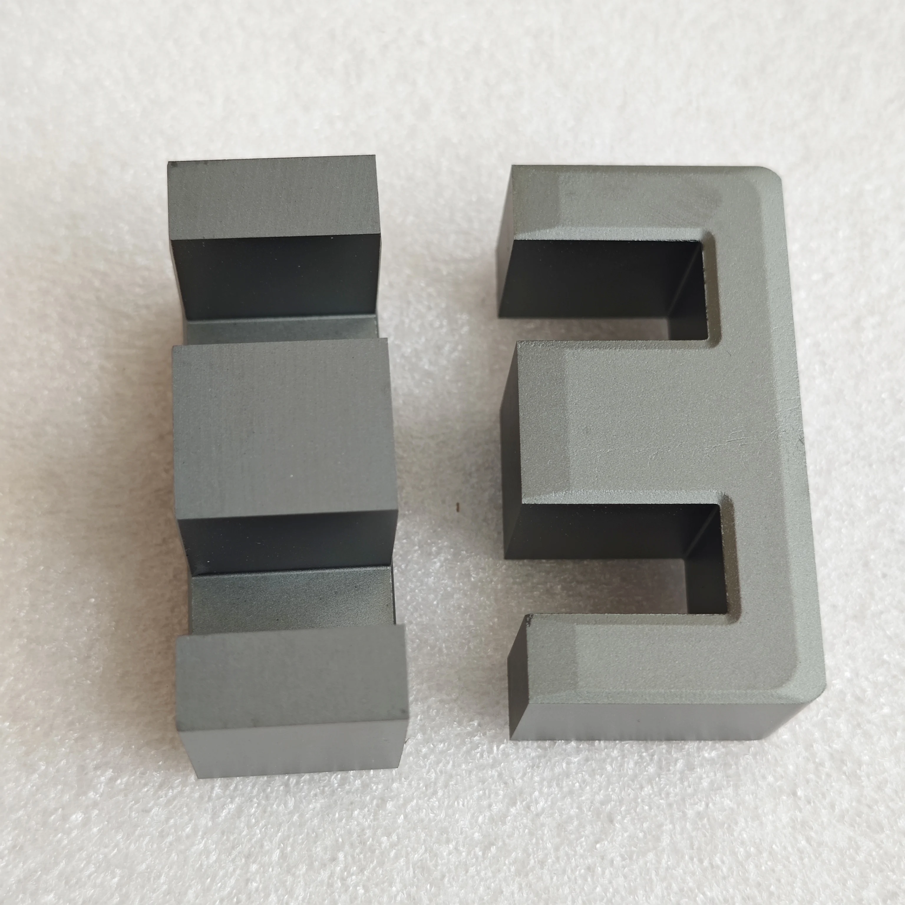 EE55B Transformer Core EE55/28/21 Imported Feima 3C96 Power Core PC40 High Quality EE55
EE55B Transformer Core EE55/28/21 Imported Feima 3C96 Power Core PC40 High Quality EE55