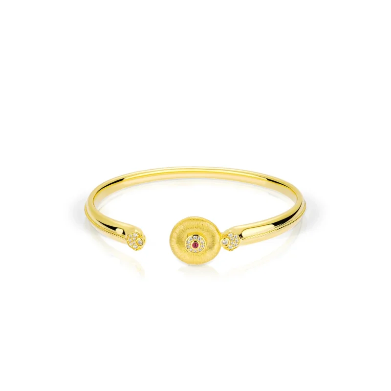 BELLUX 925 Silver Synthetic Zircon Bracelet Gold Brushed Finish Round Red Diamond Lucky Opening Bangle
BELLUX 925 Silver Synthetic Zircon Bracelet Gold Brushed Finish Round Red Diamond Lucky Opening Bangle