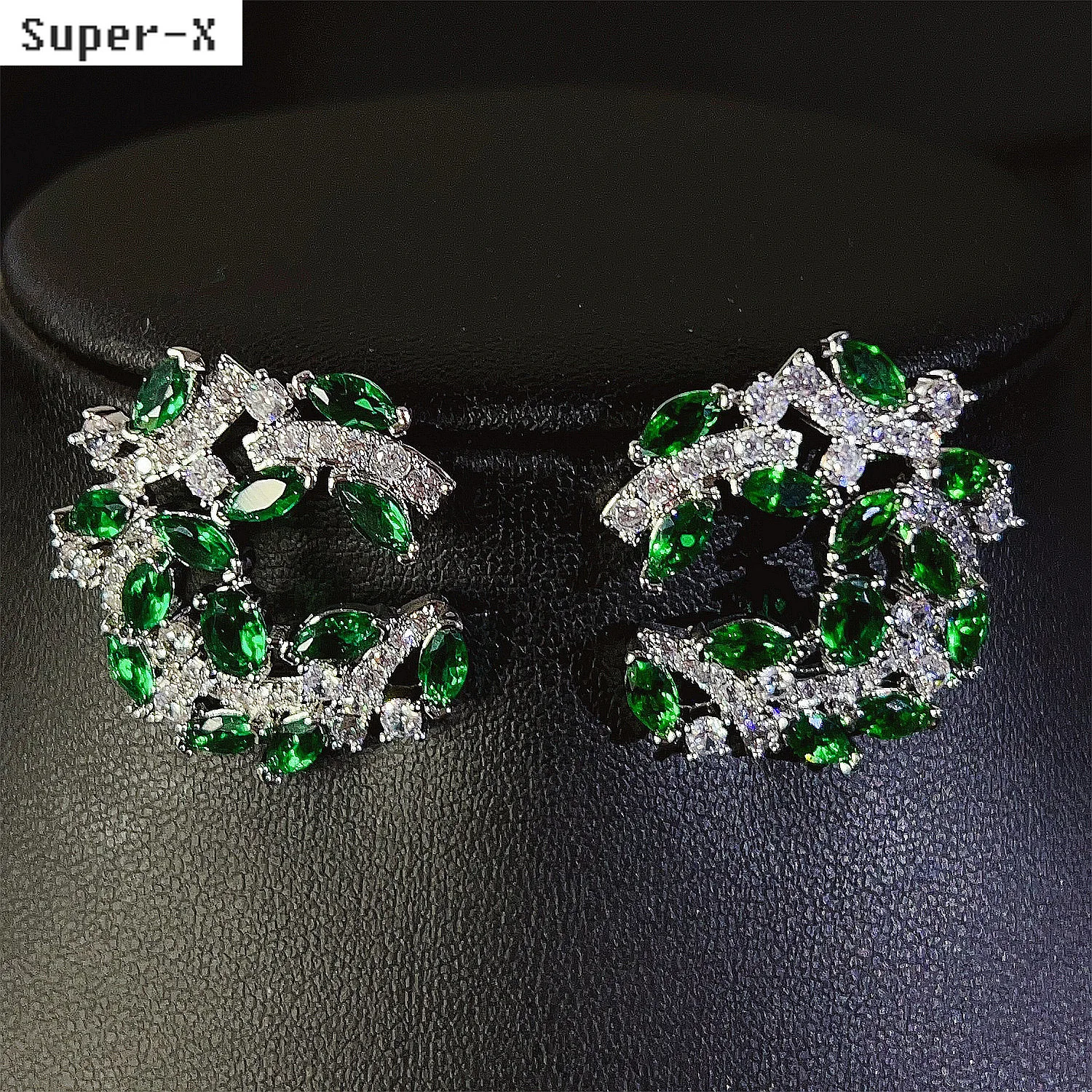 Green White Zirconia Stud Earrings Women Jewelry Dinner Party Sparkly Open Circle Leaf Plant Vine Earrings Elegant
Green White Zirconia Stud Earrings Women Jewelry Dinner Party Sparkly Open Circle Leaf Plant Vine Earrings Elegant