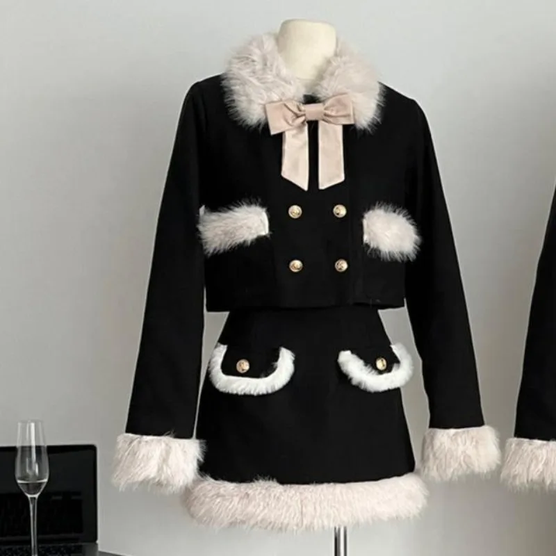 Xiaoxiangfeng Lapel Bow Thick Woolen Long Sleeve Button Coat Women's Autumn Winter Fashion Wrapped Hip Half Skirt Two Piece Set
Xiaoxiangfeng Lapel Bow Thick Woolen Long Sleeve Button Coat Women's Autumn Winter Fashion Wrapped Hip Half Skirt Two Piece Set