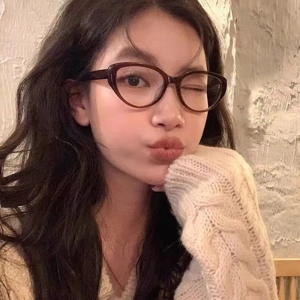 2024 Retro Anti-blue Light Glasses Fashion Unisex Cat Eye Glasses Flat Mirror Small Frame Eyeglasses Plain Glasses
2024 Retro Anti-blue Light Glasses Fashion Unisex Cat Eye Glasses Flat Mirror Small Frame Eyeglasses Plain Glasses