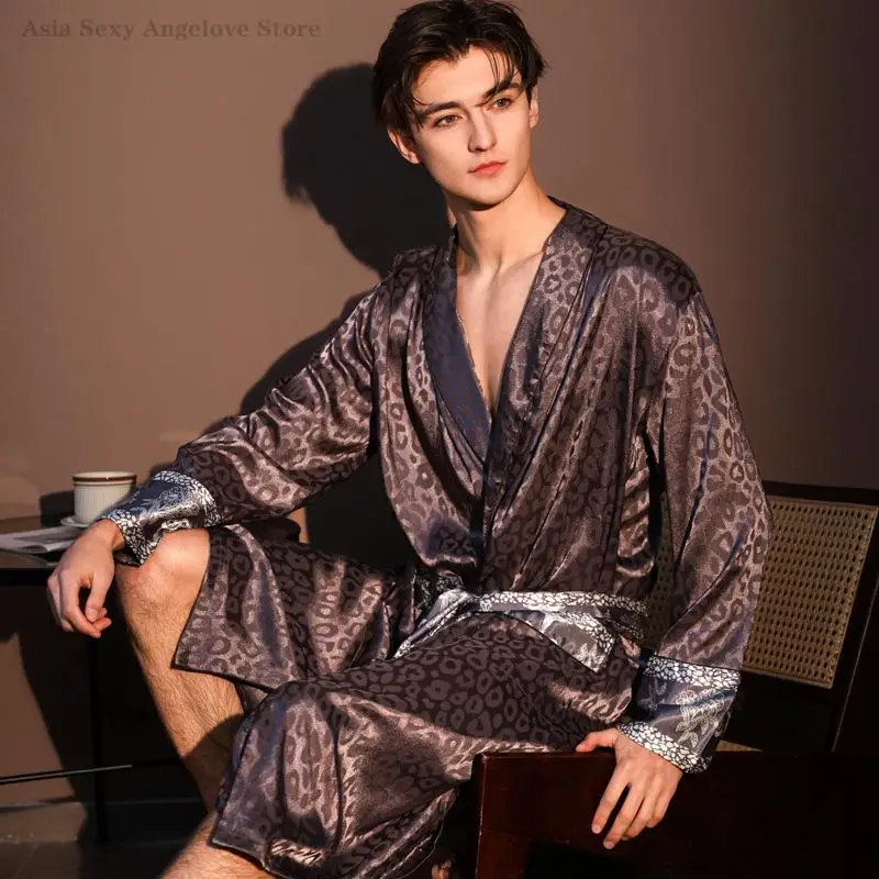 Мужской халат с леопардовым принтом, длинный рукав, из ледяного шелка, кимоно, ночная сорочка, сексуальная мужская юката, домашняя одежда
Мужской халат с леопардовым принтом, длинный рукав, из ледяного шелка, кимоно, ночная сорочка, сексуальная мужская юката, домашняя одежда