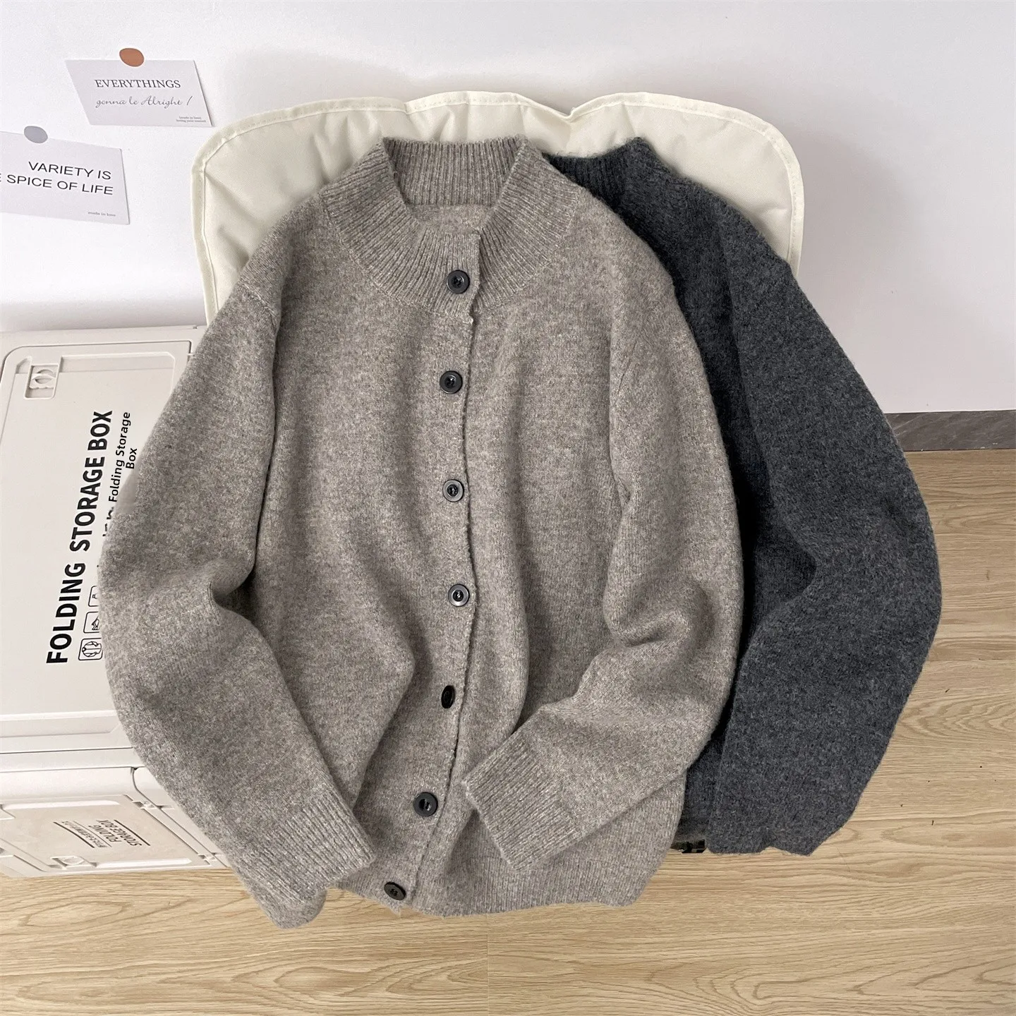 Мужской вязаный свитер-кардиган Alpaca Color Collar свободного кроя на пуговицах, винтажный, повседневный, для весны и осени
Мужской вязаный свитер-кардиган Alpaca Color Collar свободного кроя на пуговицах, винтажный, повседневный, для весны и осени