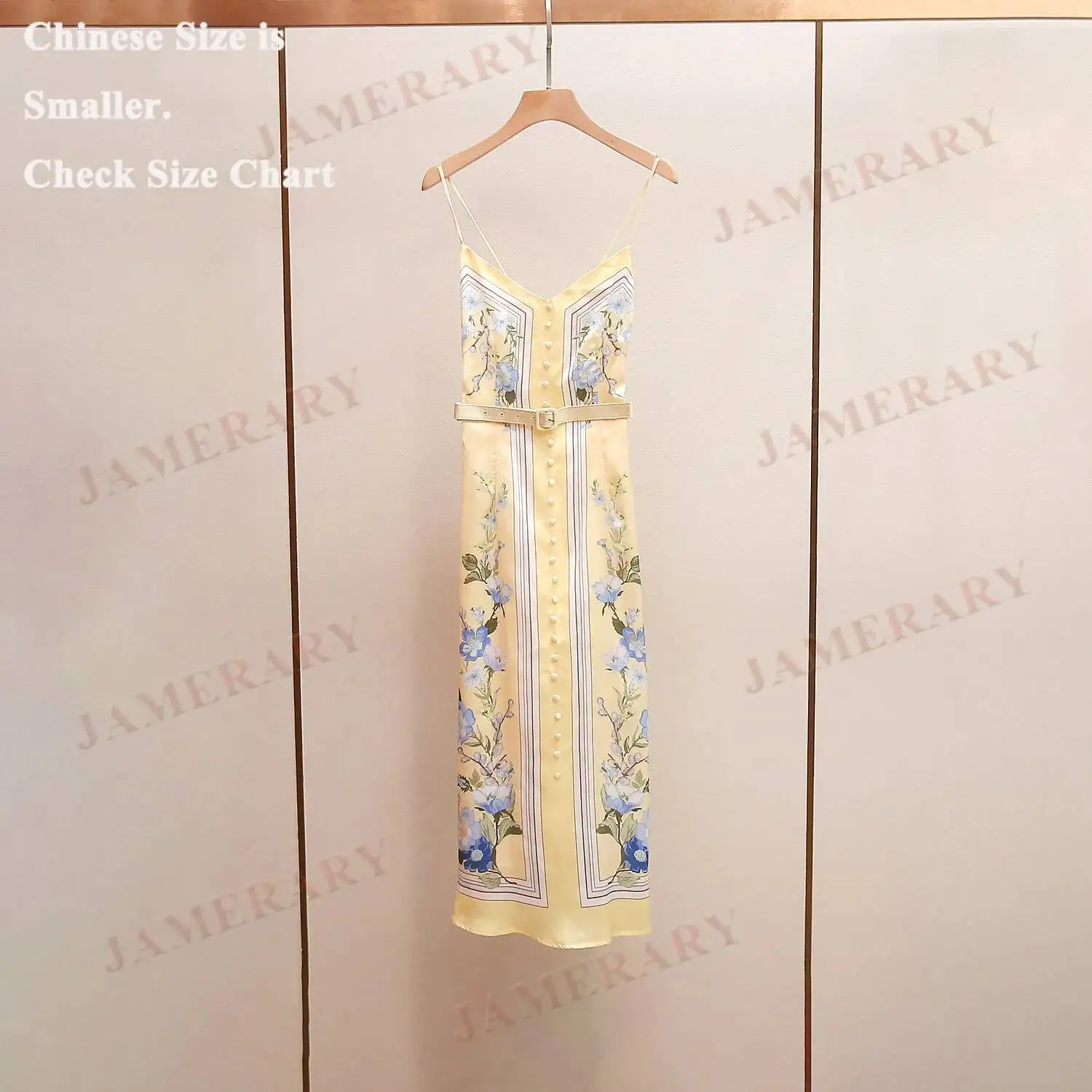 Elegant Brand Summer Vacation Blue Floral Print Long Dresses Women Strap Sundress Single Breasted Yellow Dress Bohemia Lolita
Elegant Brand Summer Vacation Blue Floral Print Long Dresses Women Strap Sundress Single Breasted Yellow Dress Bohemia Lolita