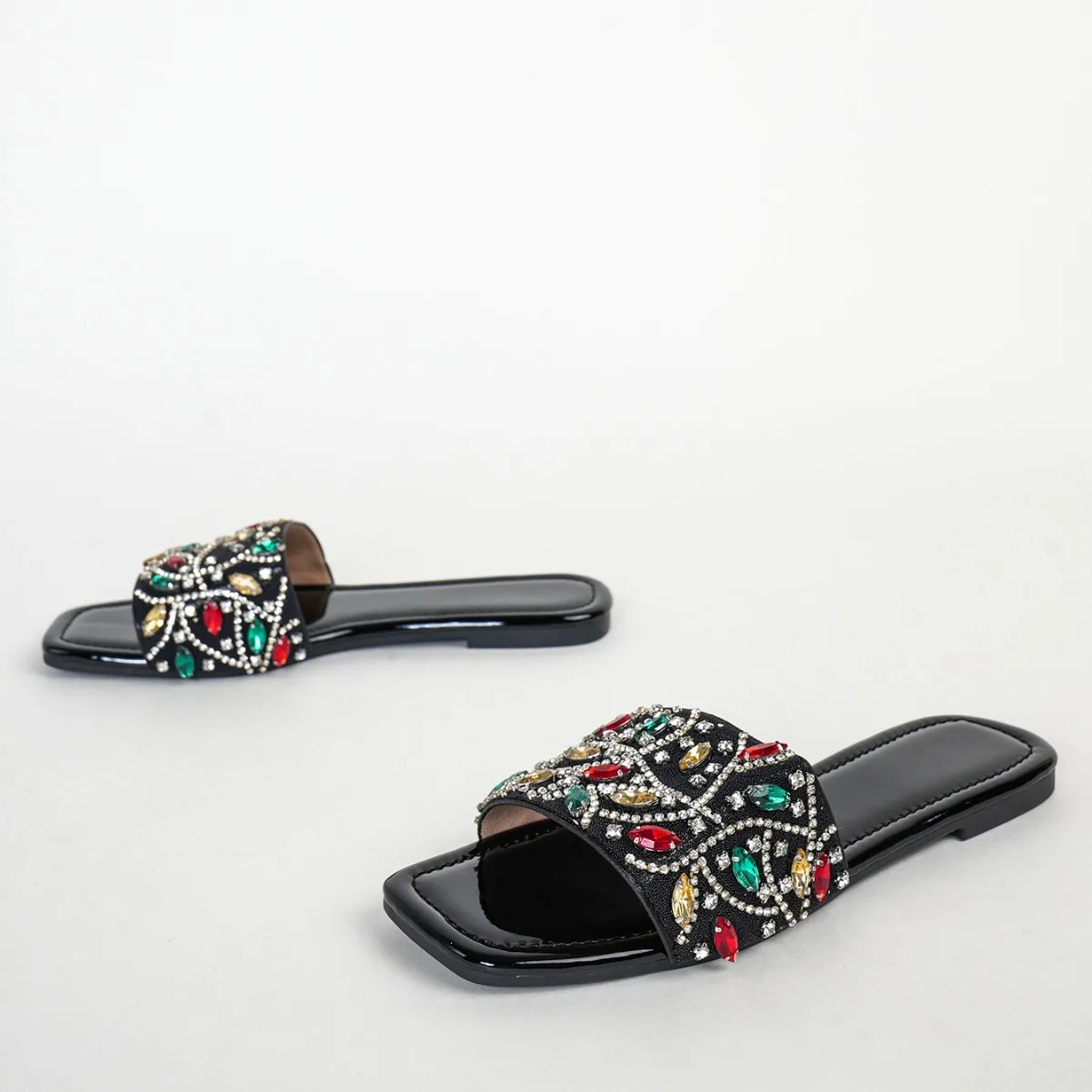 Luxury Women's Fashion Slippers Summer Comfortable Flat bottomed Fashion Square Head Water Diamond Pure Handmade Cool Slippers
Luxury Women's Fashion Slippers Summer Comfortable Flat bottomed Fashion Square Head Water Diamond Pure Handmade Cool Slippers