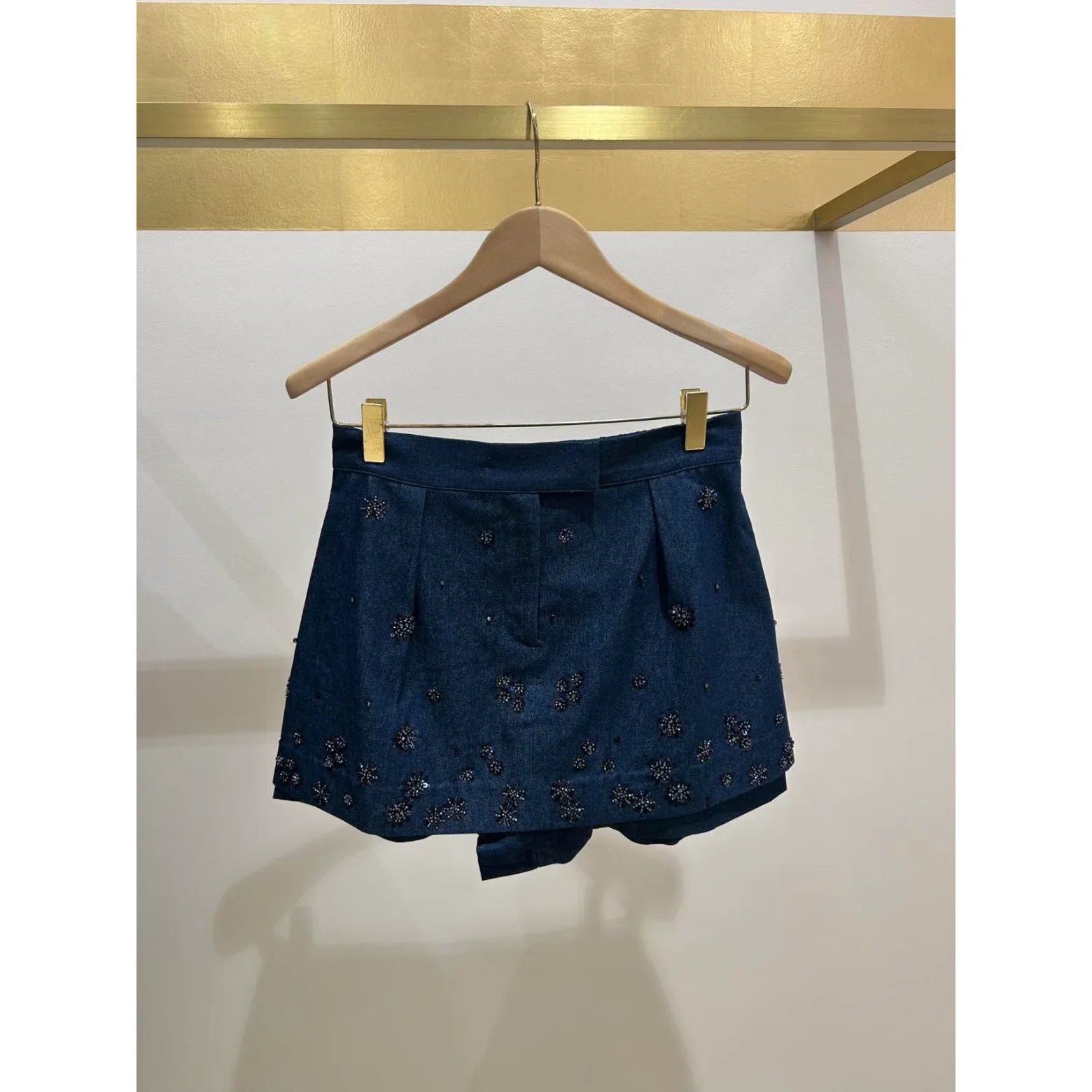 Heidd Elegant High Waist Short Pants Skirt Sequin Beaded Floral Lightweight Cotton Spring Summer Women's Fashion
Heidd Elegant High Waist Short Pants Skirt Sequin Beaded Floral Lightweight Cotton Spring Summer Women's Fashion