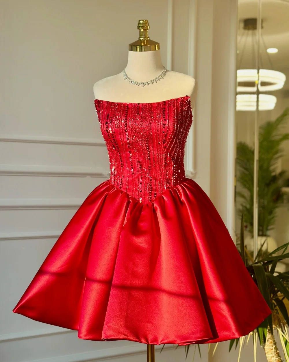 Customized Fashion Charmeuse Pleat Sequined A-line Strapless Mini Dresses Bespoke Occasion Formal Sparkle
Customized Fashion Charmeuse Pleat Sequined A-line Strapless Mini Dresses Bespoke Occasion Formal Sparkle