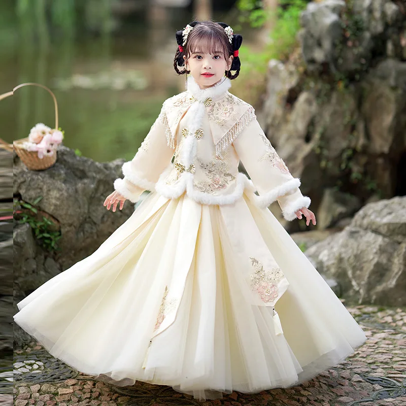 Children's Hanfu Little Girl's 2022 New Girl's Tang Costume Chinese New Year's Dress With Velvet And Thick Cheongsam Winter Dres
Children's Hanfu Little Girl's 2022 New Girl's Tang Costume Chinese New Year's Dress With Velvet And Thick Cheongsam Winter Dres