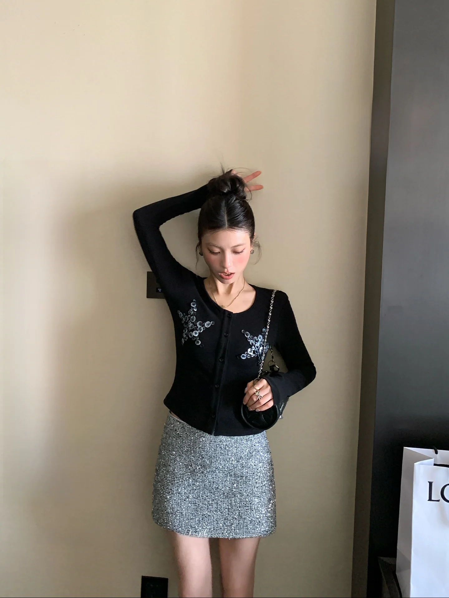 LIONE22 Retro Spicy Girl Slim Fit Bla Button Star Embroidery T-irt Open Cardigan Spring Summer Women's Faion Casual Wear
LIONE22 Retro Spicy Girl Slim Fit Bla Button Star Embroidery T-irt Open Cardigan Spring Summer Women's Faion Casual Wear