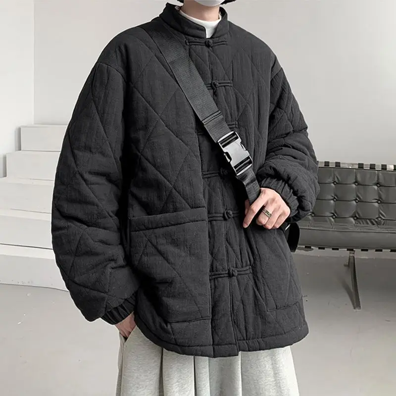 2025 Winter Chinese Style Cotton Coat Men Tang Suit Jacket Plus Size Loose Fit New Traditional Design Frog Buttons Outerwear
2025 Winter Chinese Style Cotton Coat Men Tang Suit Jacket Plus Size Loose Fit New Traditional Design Frog Buttons Outerwear