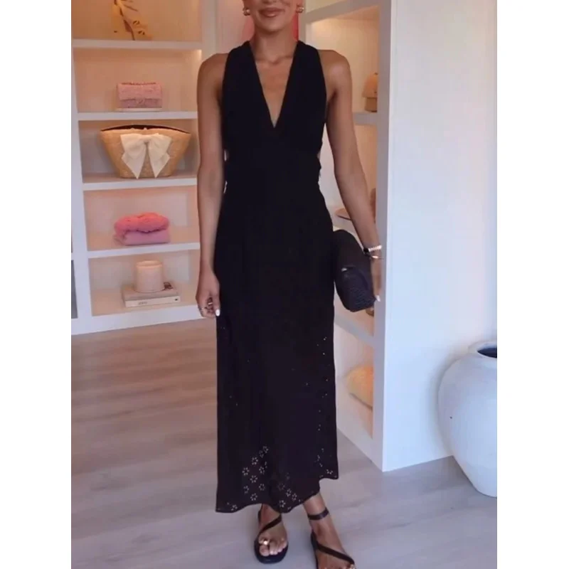 Women's Retro V-Neck Sleeveless Backless Embroidered Hollow Dress A-Line Midi Skirt Casual Summer Fashion Long Skirt
Women's Retro V-Neck Sleeveless Backless Embroidered Hollow Dress A-Line Midi Skirt Casual Summer Fashion Long Skirt