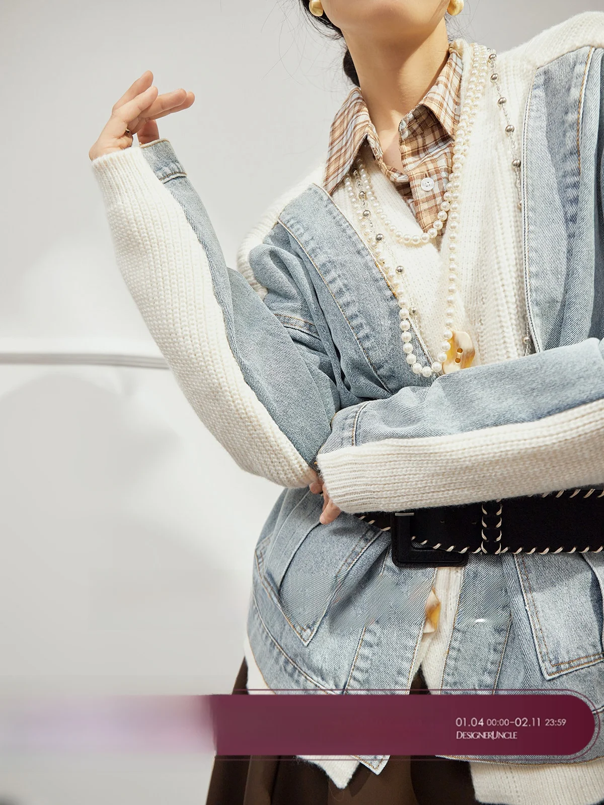 U×LAB Lab Dumplings Color Blo Вязаный свитер женский, осень 2025, новинка, с джинсовыми вставками, с глубоким V-образным вырезом, открытый кардиган
U×LAB Lab Dumplings Color Blo Вязаный свитер женский, осень 2025, новинка, с джинсовыми вставками, с глубоким V-образным вырезом, открытый кардиган