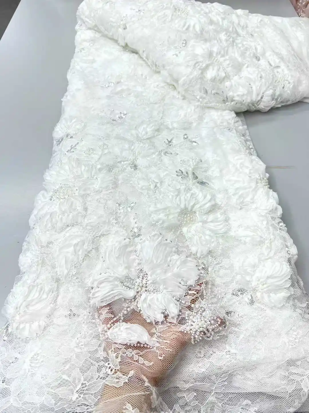 African Nigerian 3D Groom Lace Flower Fabric High Quality with Sequins Embroidery French Lace Fabric for Wedding Party
African Nigerian 3D Groom Lace Flower Fabric High Quality with Sequins Embroidery French Lace Fabric for Wedding Party
