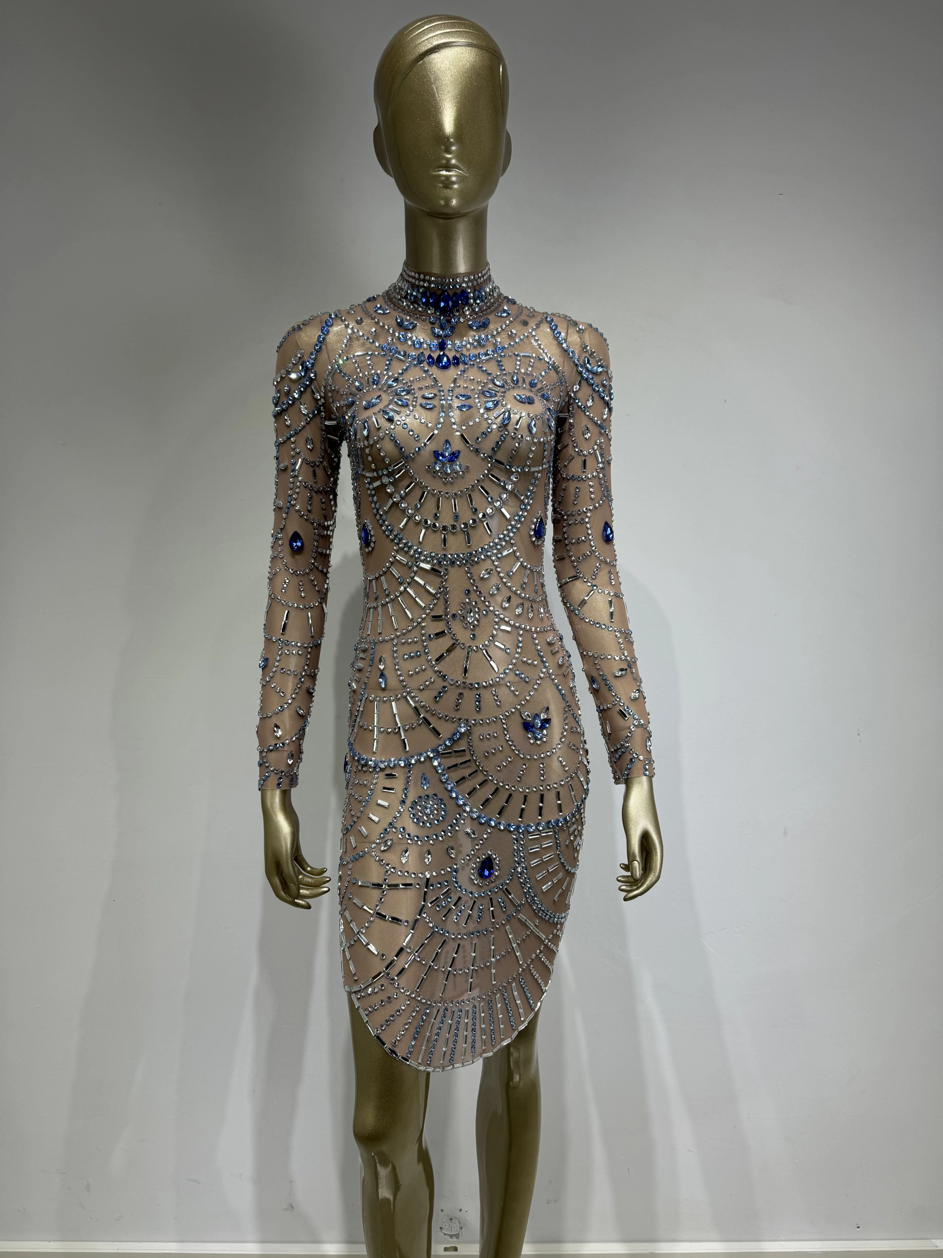 Sexy Luxury Blue Diamond Stretch Mesh Long sleeved Dress Birthday Party Dress Female Singer Sparkling Stage Performance Dress
Sexy Luxury Blue Diamond Stretch Mesh Long sleeved Dress Birthday Party Dress Female Singer Sparkling Stage Performance Dress