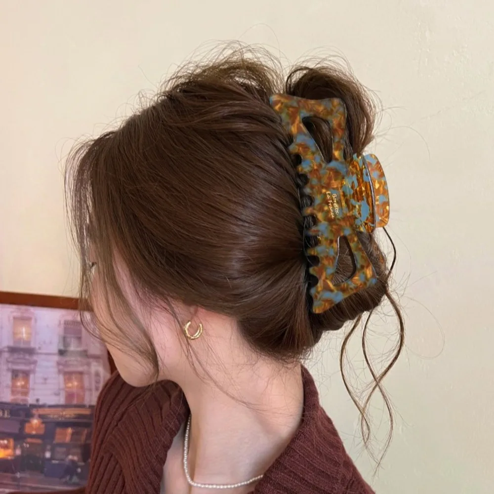 Elegant Sweet Bowknot Hair Claw Leopard Print Hollow Large Shark Clip Shiny White Korean Style Simple Hair Claw Travel
Elegant Sweet Bowknot Hair Claw Leopard Print Hollow Large Shark Clip Shiny White Korean Style Simple Hair Claw Travel
