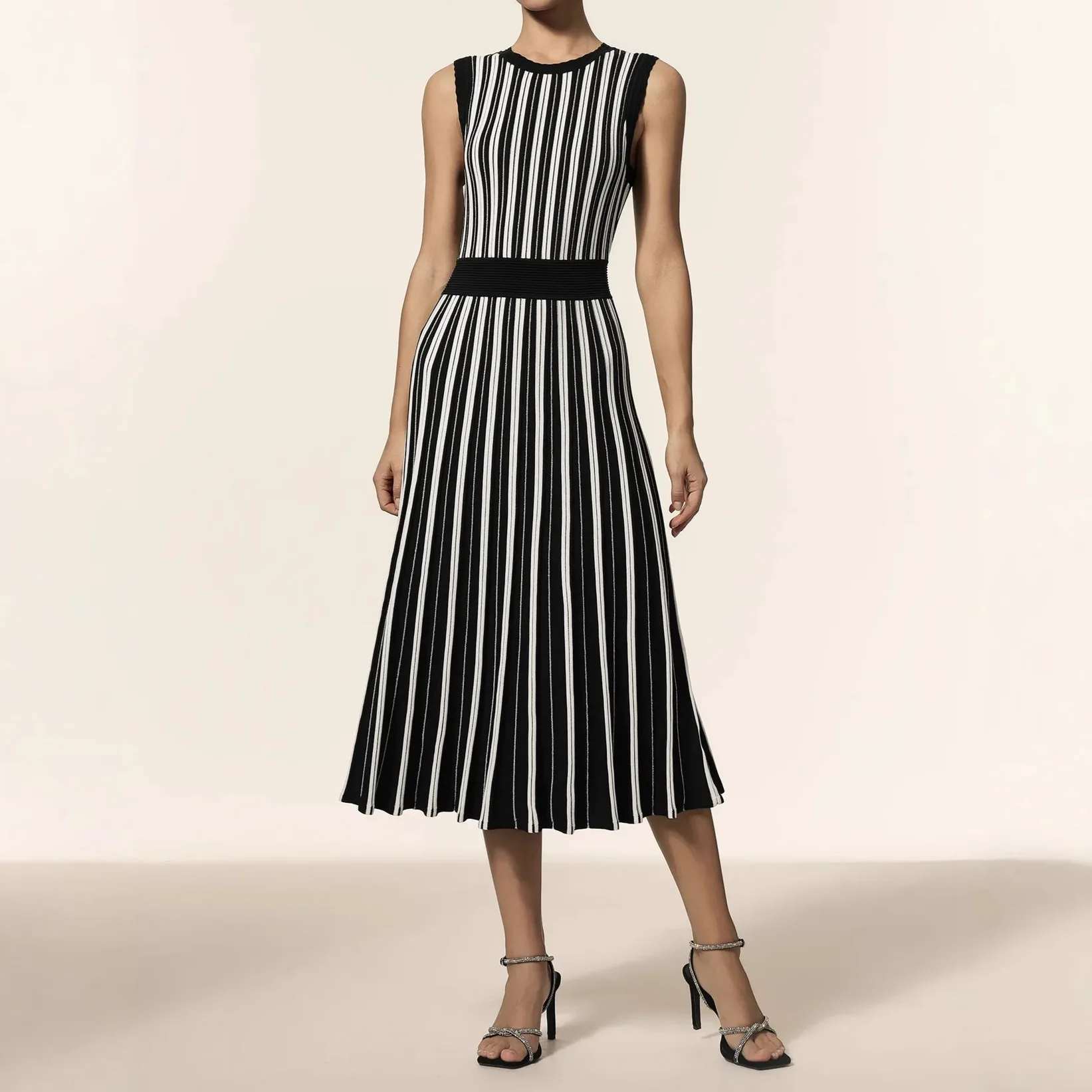 Women Elegant Black White Striped Sleeveless Knit Dress Round Neck Scallop Trim Waist Defined Midi Maxi Dress Office Casual
Women Elegant Black White Striped Sleeveless Knit Dress Round Neck Scallop Trim Waist Defined Midi Maxi Dress Office Casual
