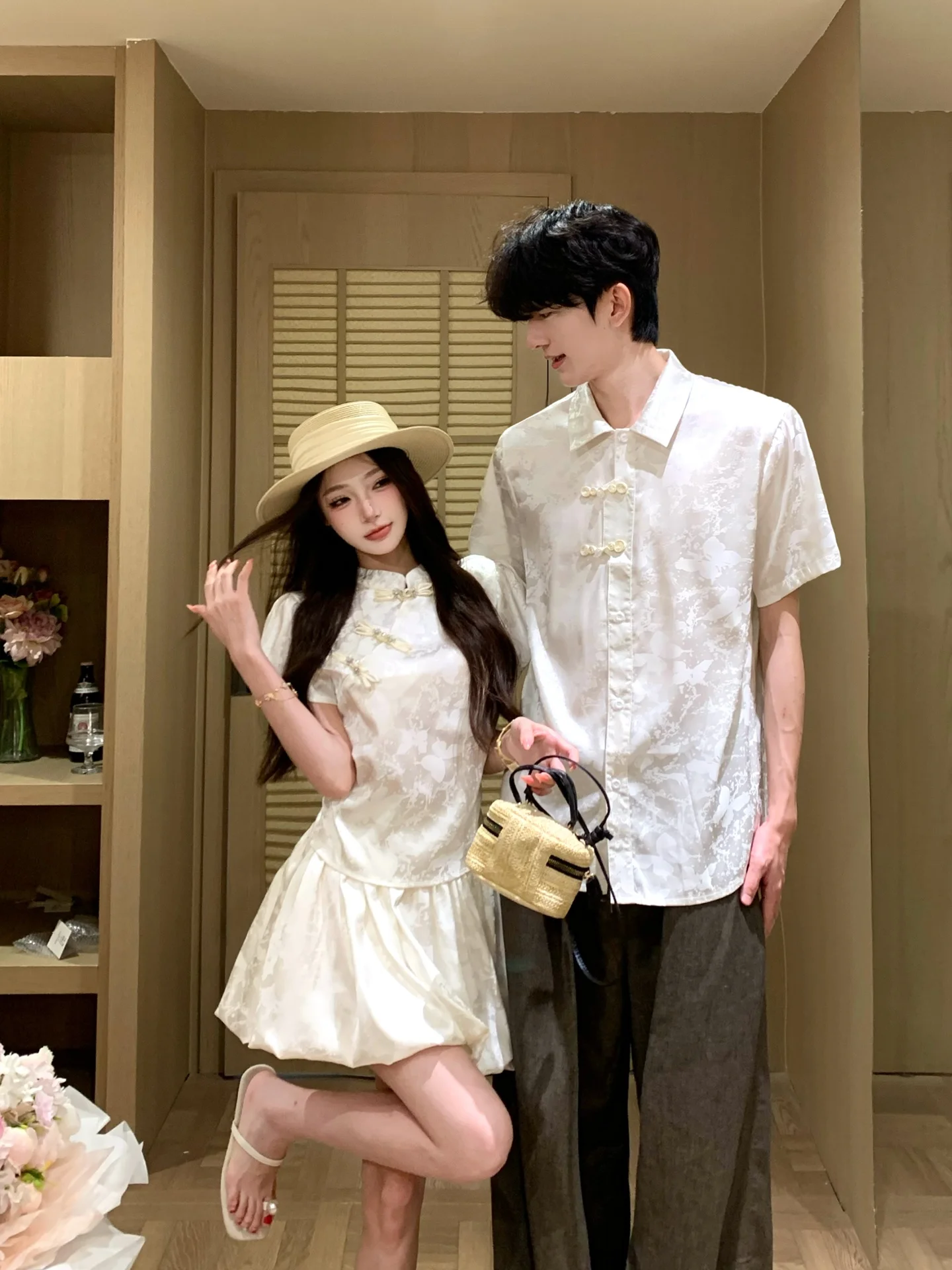New Chinese Style Couple's Clothing Summer Short Sleeve Shirt Men's Women's Improved Top Flower Bud Short Skirt
New Chinese Style Couple's Clothing Summer Short Sleeve Shirt Men's Women's Improved Top Flower Bud Short Skirt