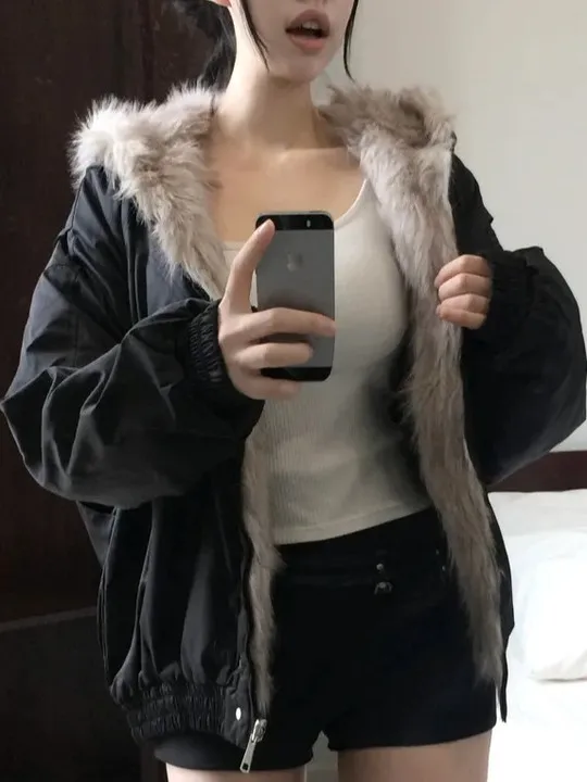 Корейское модное пальто с меховым воротником для женщин, высококачественное, теплое, индивидуальное, антивозрастное, осенне-зимнее, хлопковое
Корейское модное пальто с меховым воротником для женщин, высококачественное, теплое, индивидуальное, антивозрастное, осенне-зимнее, хлопковое