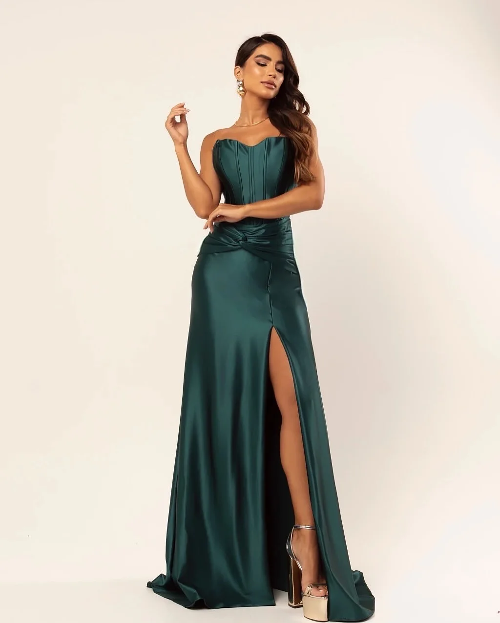 Customized High Quality Satin A-Line Evening Dresses Strapless Sleeveless Panel Train Bespoke Occasion Gowns Temperament
Customized High Quality Satin A-Line Evening Dresses Strapless Sleeveless Panel Train Bespoke Occasion Gowns Temperament