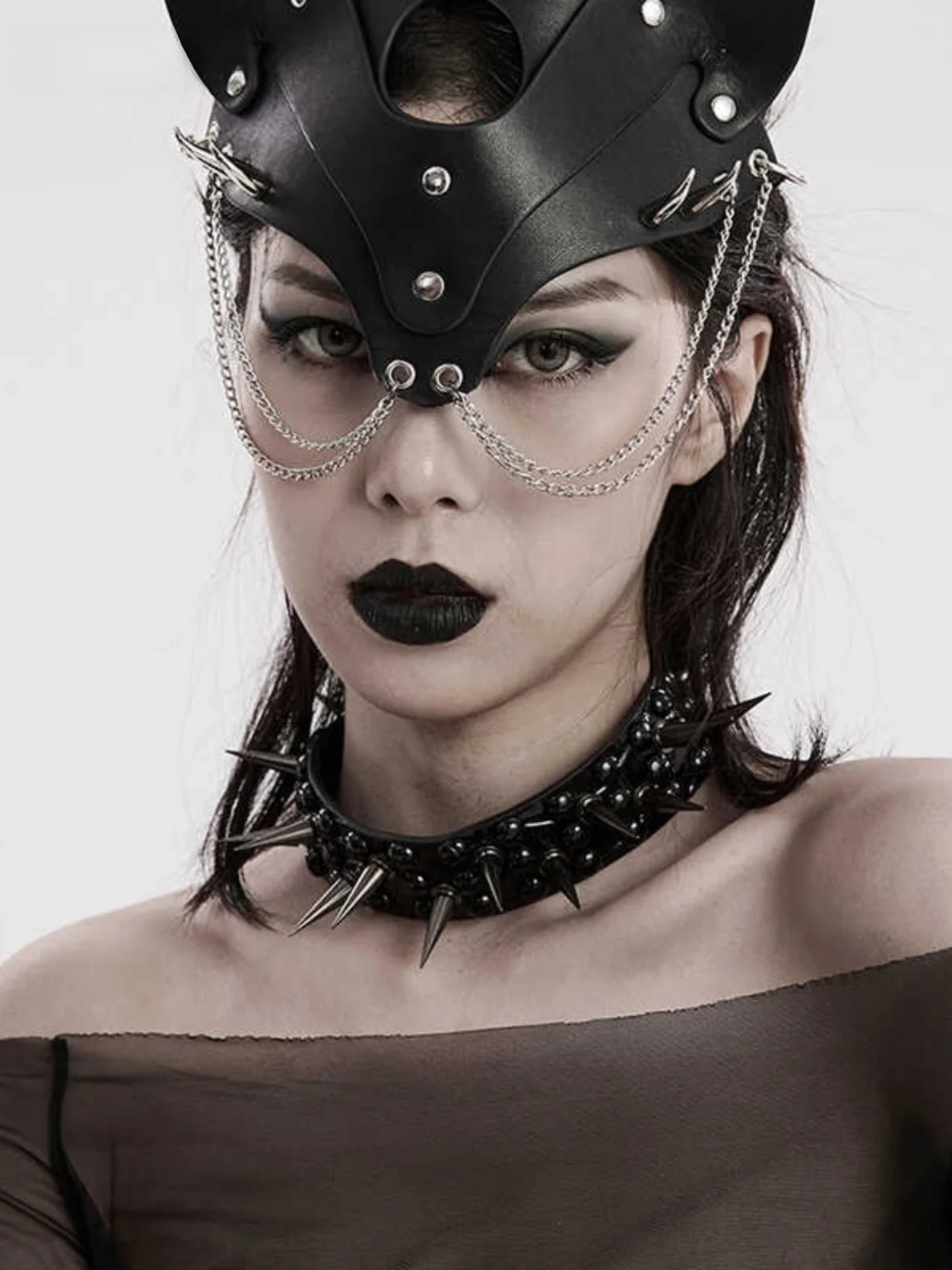 Gothic Punk Dark Style Black Rivet Chain Headwear Women's Personality Necklace Accessory Elegant Unique Fashion Jewelry
Gothic Punk Dark Style Black Rivet Chain Headwear Women's Personality Necklace Accessory Elegant Unique Fashion Jewelry