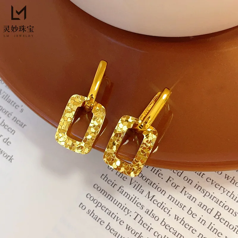 24K real gold broken ice ice square ear buckle broken gold sugar cube 9999 geometric earrings light luxury high-end gift 
24K real gold broken ice ice square ear buckle broken gold sugar cube 9999 geometric earrings light luxury high-end gift