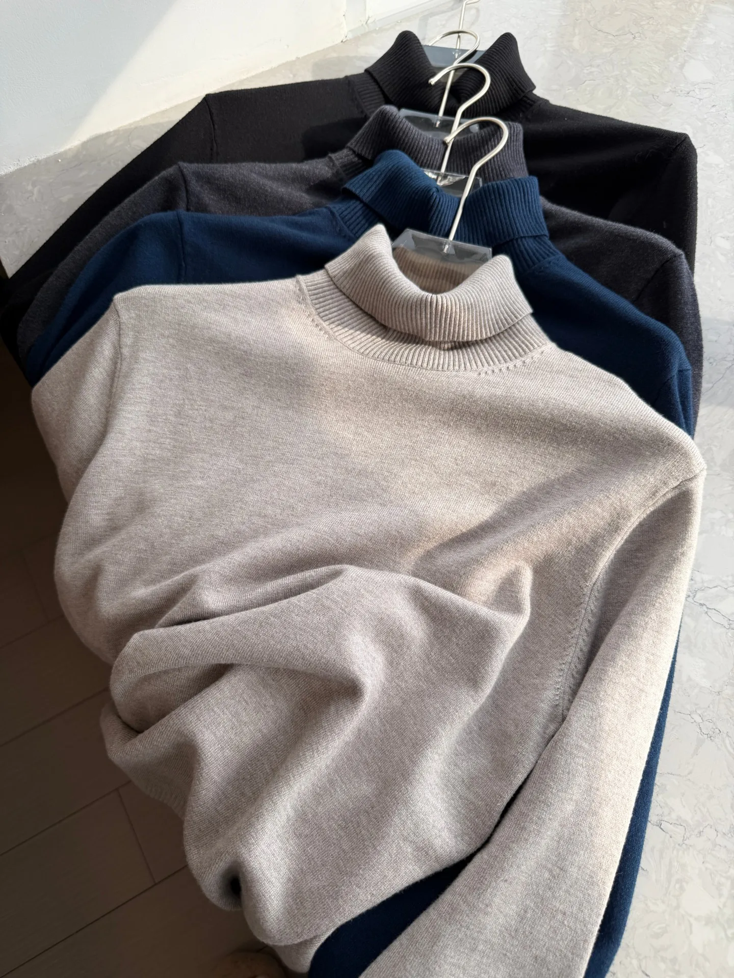 Comfortable Soft Men's Knitted Sweater High Collar Cuddly Warm Pure Color Versatile Autumn Winter Fashion Casual Style Regula...
Comfortable Soft Men's Knitted Sweater High Collar Cuddly Warm Pure Color Versatile Autumn Winter Fashion Casual Style Regula...