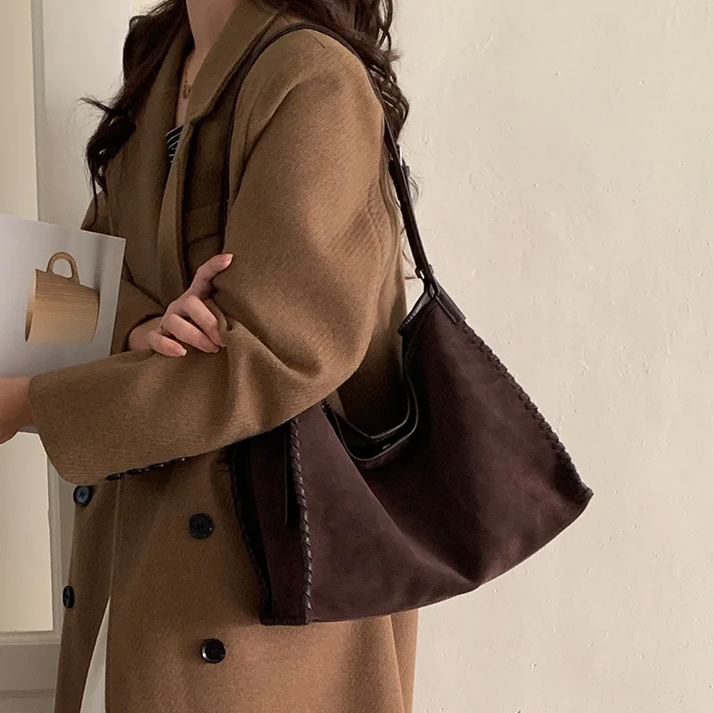 Lazy Style Suede Tote 2026 Rattan Woven Large-capacity Matte Cowhide Hobo Single-shoulder Designer Luxury Bag
Lazy Style Suede Tote 2026 Rattan Woven Large-capacity Matte Cowhide Hobo Single-shoulder Designer Luxury Bag