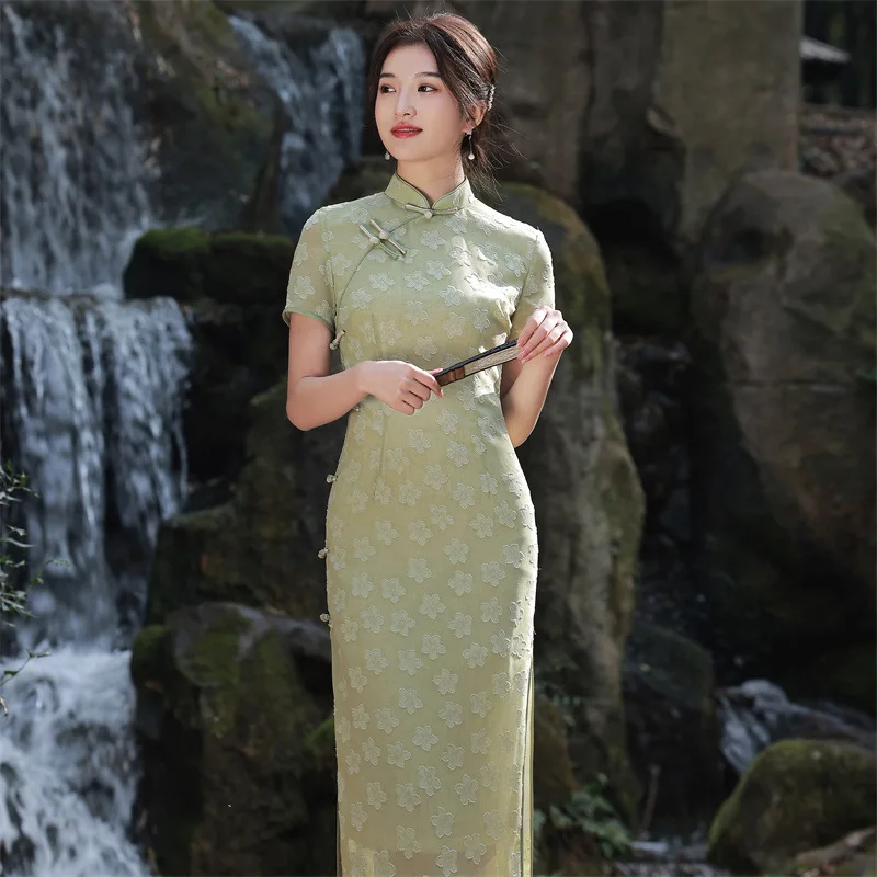2023 Summer Green Long Cheongsam Hanfu Orientale Vintage Elegant Slim Chinese Traditional Style Evening Dress Qipao for Women
2023 Summer Green Long Cheongsam Hanfu Orientale Vintage Elegant Slim Chinese Traditional Style Evening Dress Qipao for Women