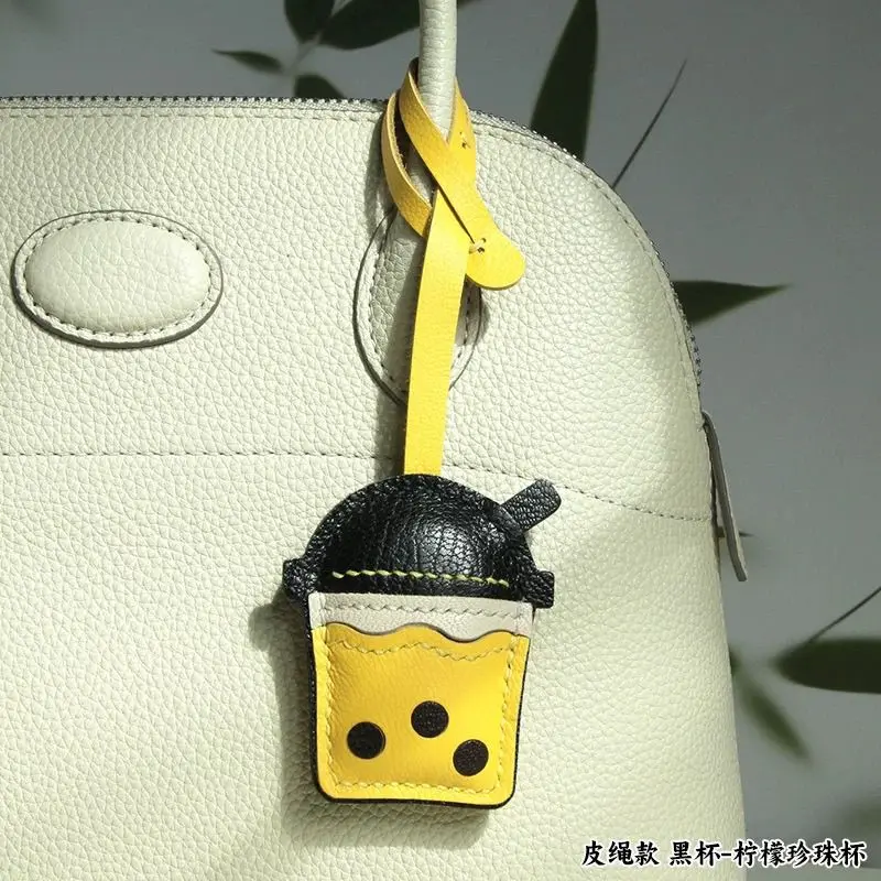 Genuine Leather Bubble Tea Cup-Shaped Bag Charm, Exquisite and Cute Handmade Keychain Decorative Pendant, Simple Souvenir Gift
Genuine Leather Bubble Tea Cup-Shaped Bag Charm, Exquisite and Cute Handmade Keychain Decorative Pendant, Simple Souvenir Gift