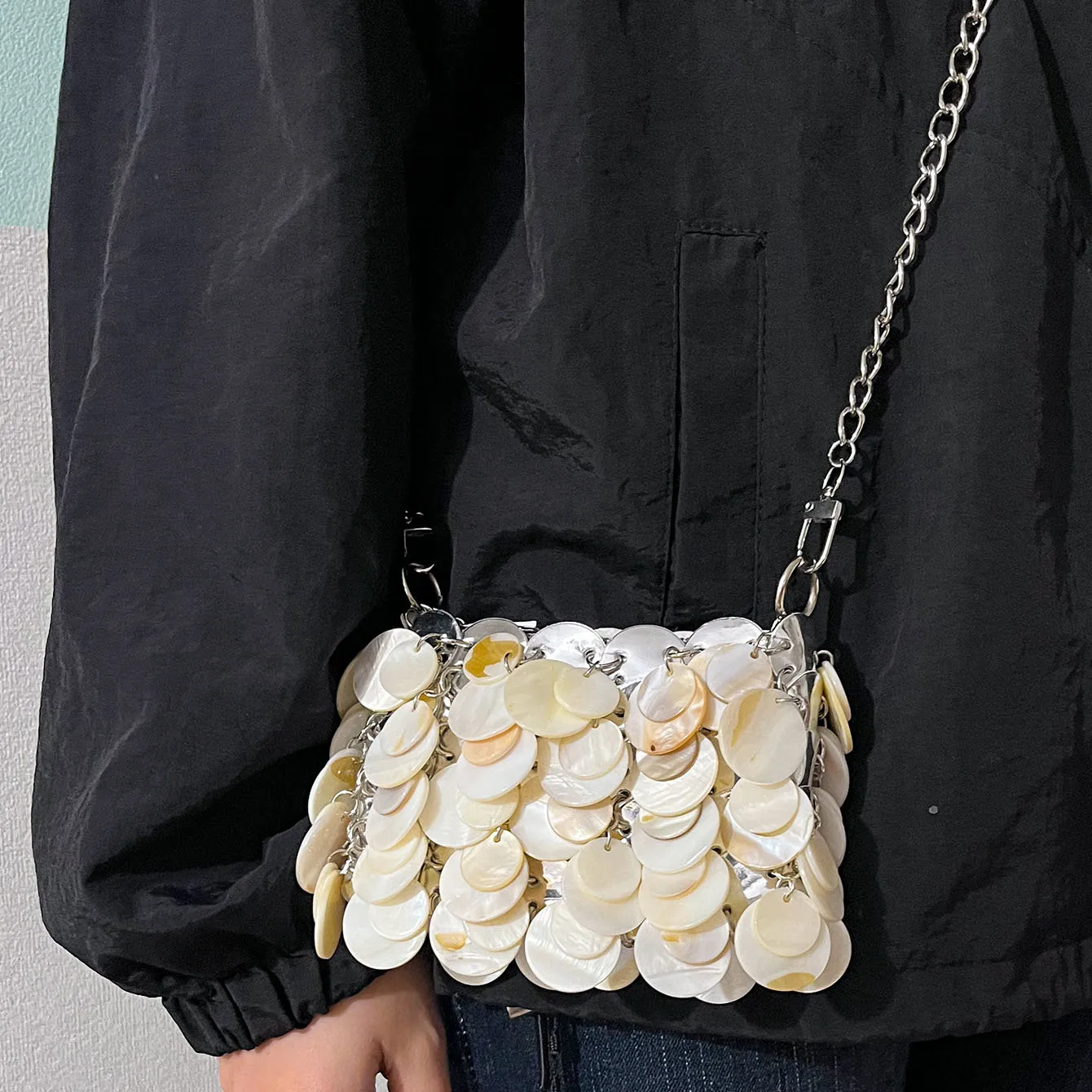 Women Shell Tassel Mini Crossbody Bag Summer French Leisure Fashion Summer Vacation Style Sequins Chain Shoulder Bags
Women Shell Tassel Mini Crossbody Bag Summer French Leisure Fashion Summer Vacation Style Sequins Chain Shoulder Bags