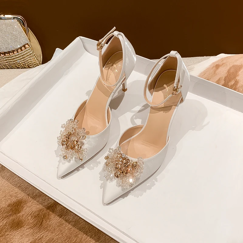 White Satin Wedding Shoes Female New French Bride Dress Sandals Socialite Lady Rhinestone Flower Ankle Strap Stiletto High Heels
White Satin Wedding Shoes Female New French Bride Dress Sandals Socialite Lady Rhinestone Flower Ankle Strap Stiletto High Heels