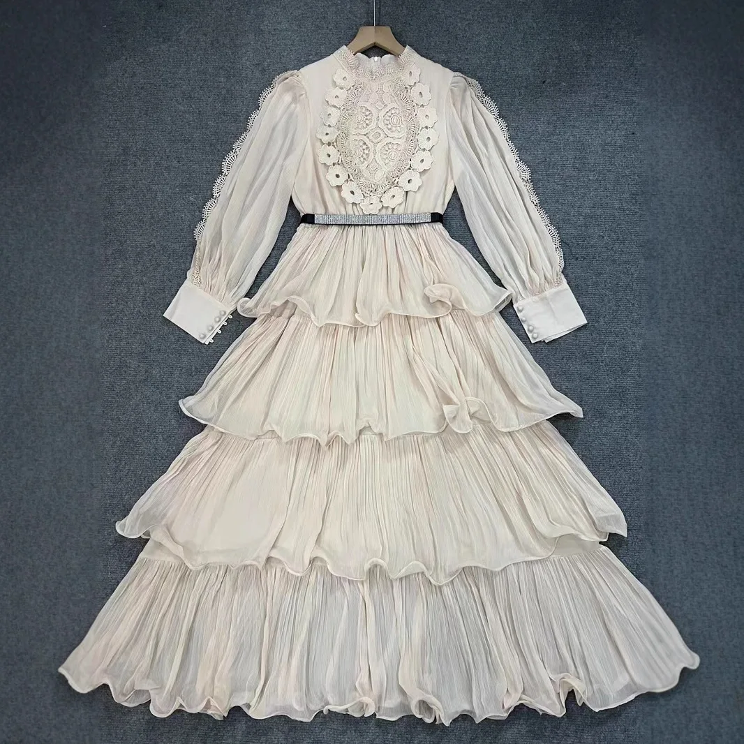 New dress cake round neck patchwork embroidered waistband pleated long sleeved dress
New dress cake round neck patchwork embroidered waistband pleated long sleeved dress