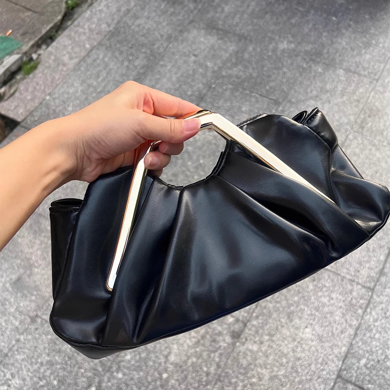 Роскошная женская плиссированная сумка-облако, вечерняя сумка высокого класса в стиле ретро, модная сумка из искусственной кожи, дизайнерская сумка-клатч с пряжкой, женская сумка
Роскошная женская плиссированная сумка-облако, вечерняя сумка высокого класса в стиле ретро, модная сумка из искусственной кожи, дизайнерская сумка-клатч с пряжкой, женская сумка