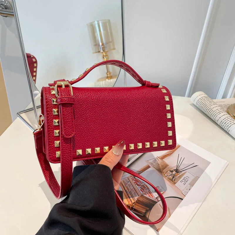 Small Square Bag Versatile Fashion Crossbody Bags for Woman Shoulder Bags Purse and Handbags Rivet Trendy Designer Bags Сумка
Small Square Bag Versatile Fashion Crossbody Bags for Woman Shoulder Bags Purse and Handbags Rivet Trendy Designer Bags Сумка