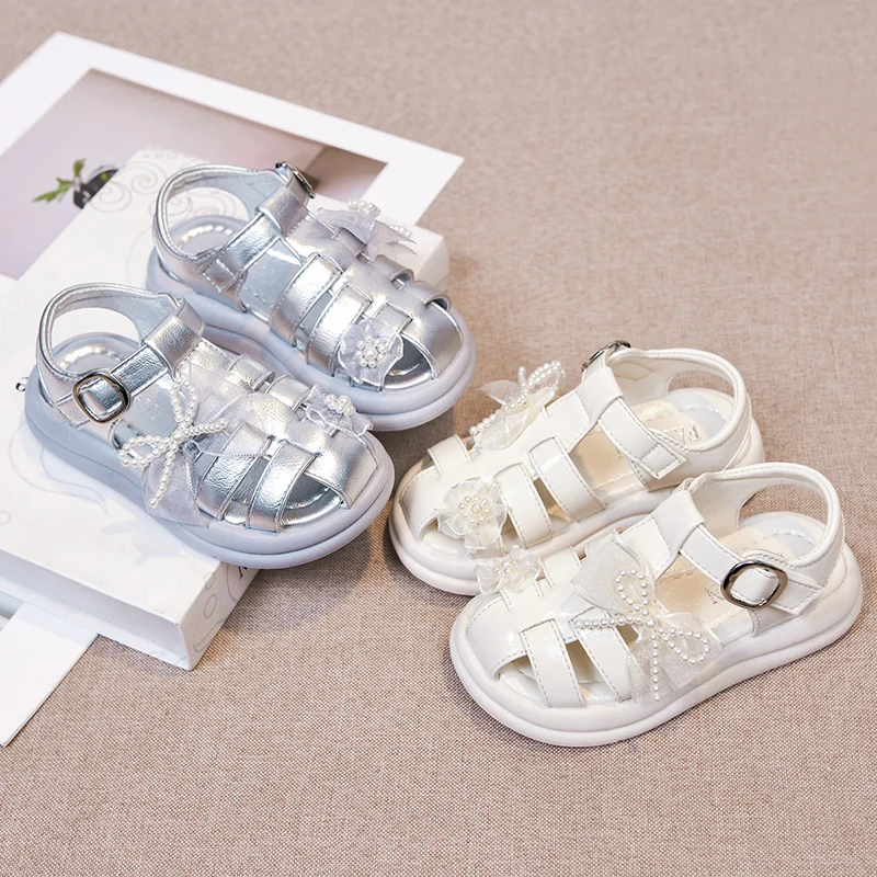Little Girls Leather Cage Sandals with Beaded Bow 2026 New Summer Kids Chunky Vacation Beach Shoes Non-slip Comfort Outdoor Play
Little Girls Leather Cage Sandals with Beaded Bow 2026 New Summer Kids Chunky Vacation Beach Shoes Non-slip Comfort Outdoor Play