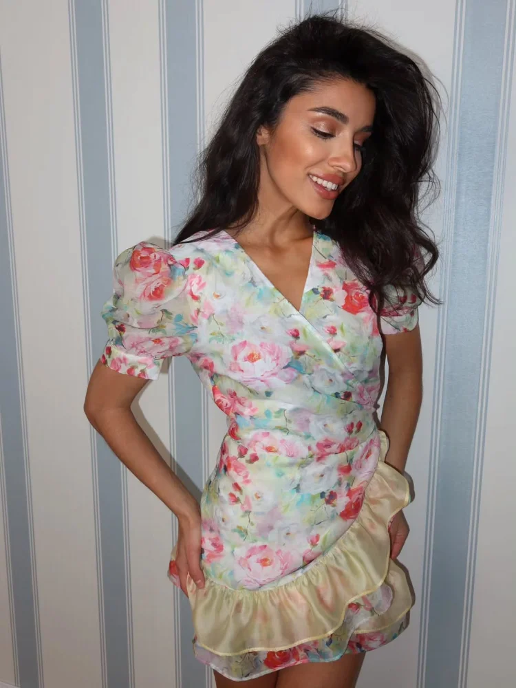 Floral Print Wrap Puff Short Sleeve Mini Dress Fashion V Neck Ruffle Hem Chiffon Party Dresses 2026 New Lady Vocation Vestidos
Floral Print Wrap Puff Short Sleeve Mini Dress Fashion V Neck Ruffle Hem Chiffon Party Dresses 2026 New Lady Vocation Vestidos