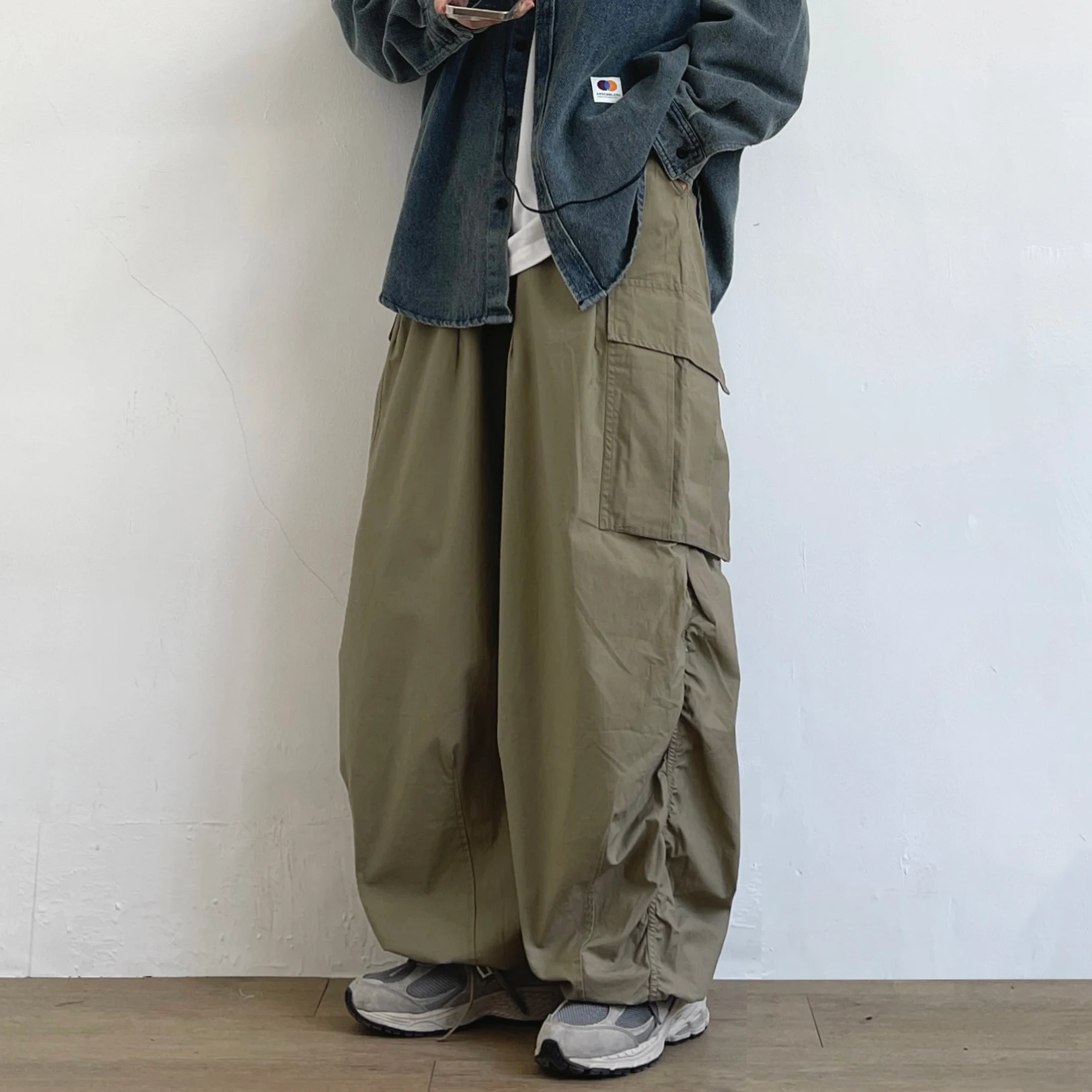 y Japanese Sle Retro Paratrooper Work Pants Men's Loose Straight Leg Cargo Trousers Versatile Long Casual Pants
y Japanese Sle Retro Paratrooper Work Pants Men's Loose Straight Leg Cargo Trousers Versatile Long Casual Pants
