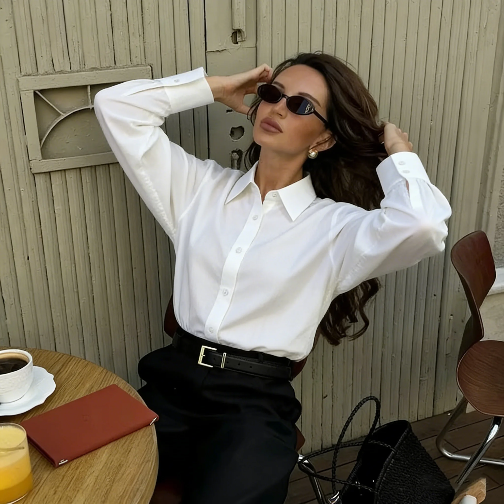 Женская рубашка с длинным рукавом, белым воротником, на пуговицах, с асимметричным подолом, весна-лето, элегантная, для повседневной носки, офиса, свиданий
Женская рубашка с длинным рукавом, белым воротником, на пуговицах, с асимметричным подолом, весна-лето, элегантная, для повседневной носки, офиса, свиданий