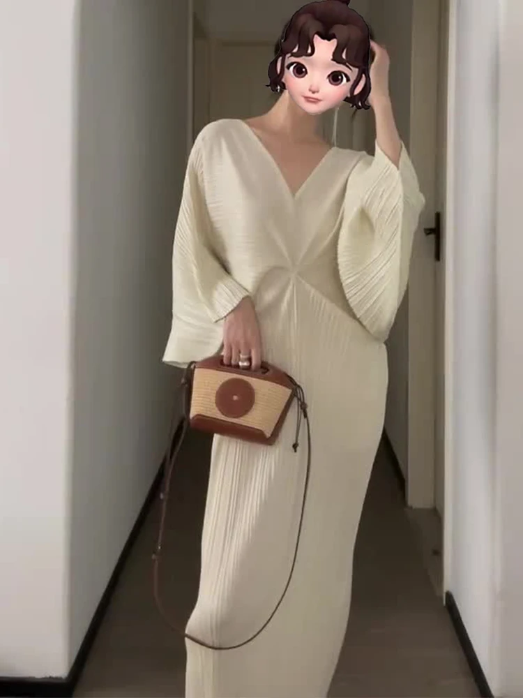 Artistic Sensation Summer New White Batwing Sleeve Pleated Wrap Body Dress Women's Fashion Elegant Goddess Style Silk Blend
Artistic Sensation Summer New White Batwing Sleeve Pleated Wrap Body Dress Women's Fashion Elegant Goddess Style Silk Blend