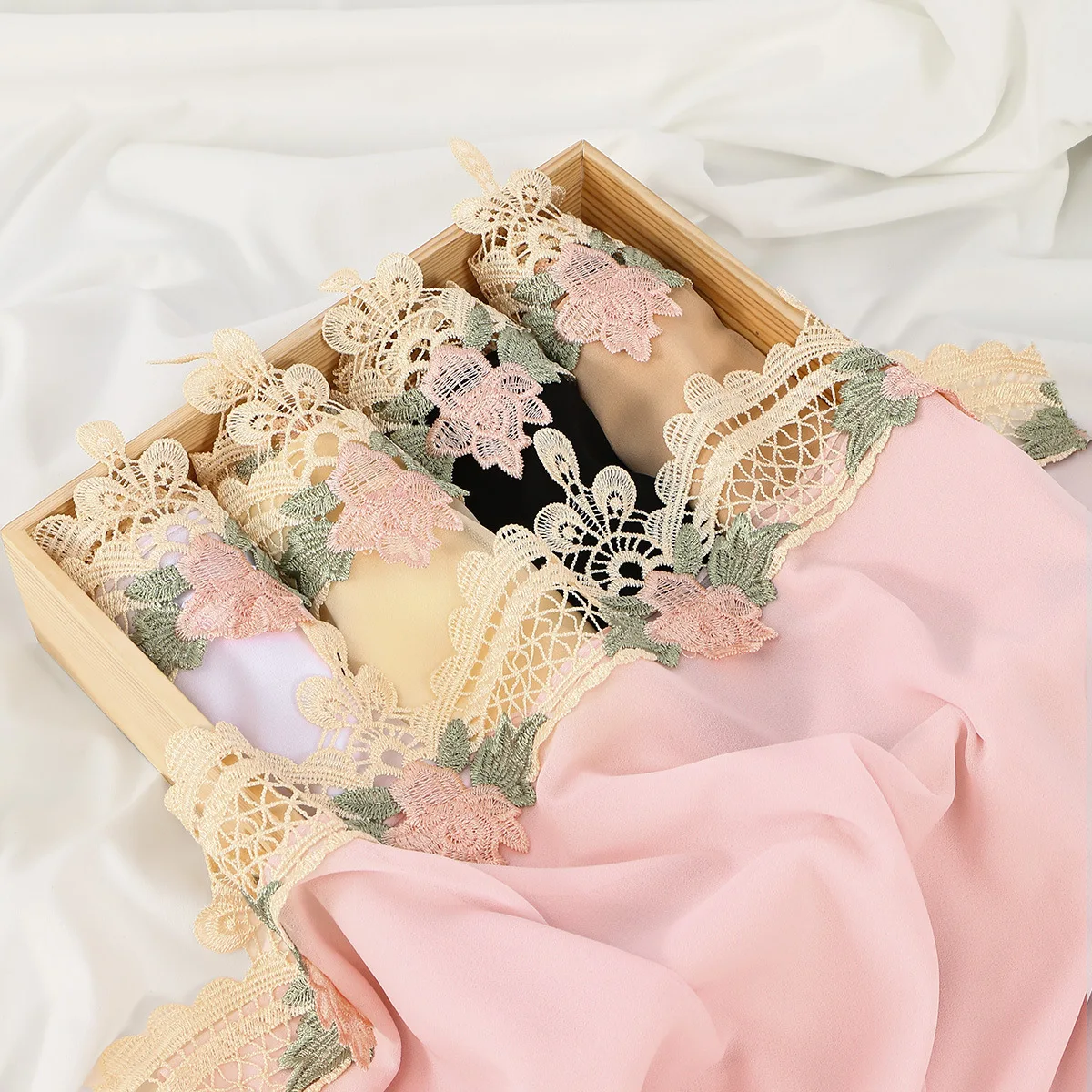 Embroidered Lace Chiffon Long Scarf Ethnic Shawl for Ladies Wrap Muslim Hijab Bandanas Headband Bufanda Foulard Turbante Mujer
Embroidered Lace Chiffon Long Scarf Ethnic Shawl for Ladies Wrap Muslim Hijab Bandanas Headband Bufanda Foulard Turbante Mujer