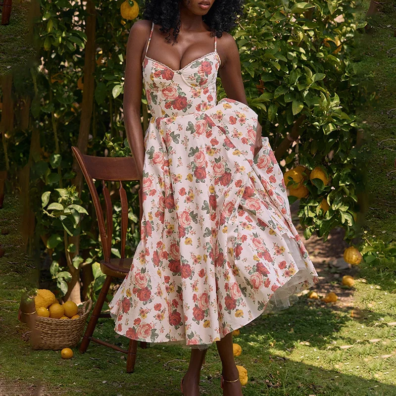 Fresh and refined pastoral style, high-end printing suspenders, slim and thin puffy dress, fashionable simple luxury temperament 
Fresh and refined pastoral style, high-end printing suspenders, slim and thin puffy dress, fashionable simple luxury temperament