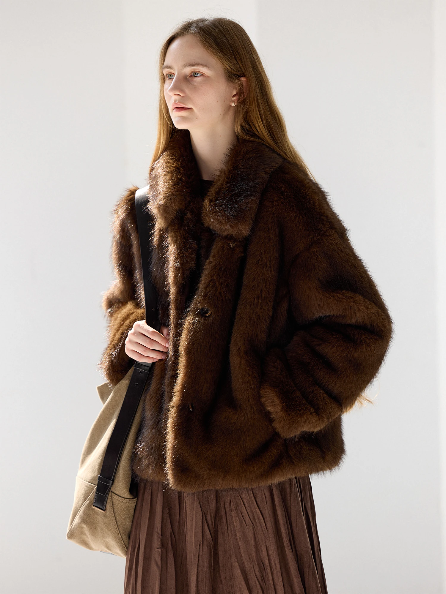 Женское пальто Camon из искусственного меха с воротником, стеганое, свободного кроя, с длинными рукавами, однотонное
Женское пальто Camon из искусственного меха с воротником, стеганое, свободного кроя, с длинными рукавами, однотонное