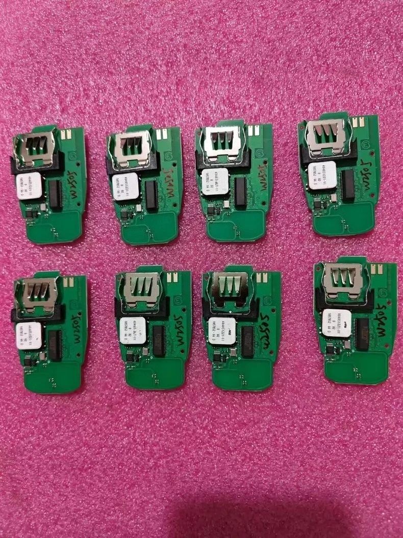 Original chip for 754J adopts 7945AC2319 chip 315 433 868MHZ to support Audi, Lamborghini, Pheon
Original chip for 754J adopts 7945AC2319 chip 315 433 868MHZ to support Audi, Lamborghini, Pheon