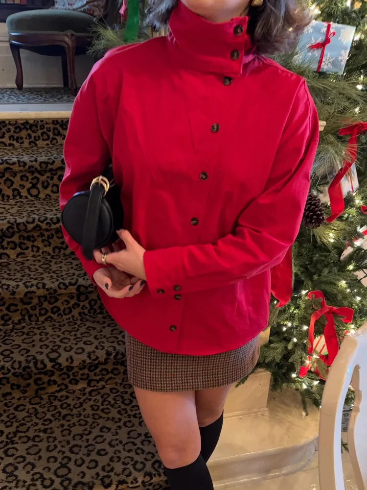 Women Solid Red Stand Collar Shirts Lady Fashion Full Sleeve Single Breasted Loose Blouse 2026 New Casual Daily Commute Wear
Women Solid Red Stand Collar Shirts Lady Fashion Full Sleeve Single Breasted Loose Blouse 2026 New Casual Daily Commute Wear