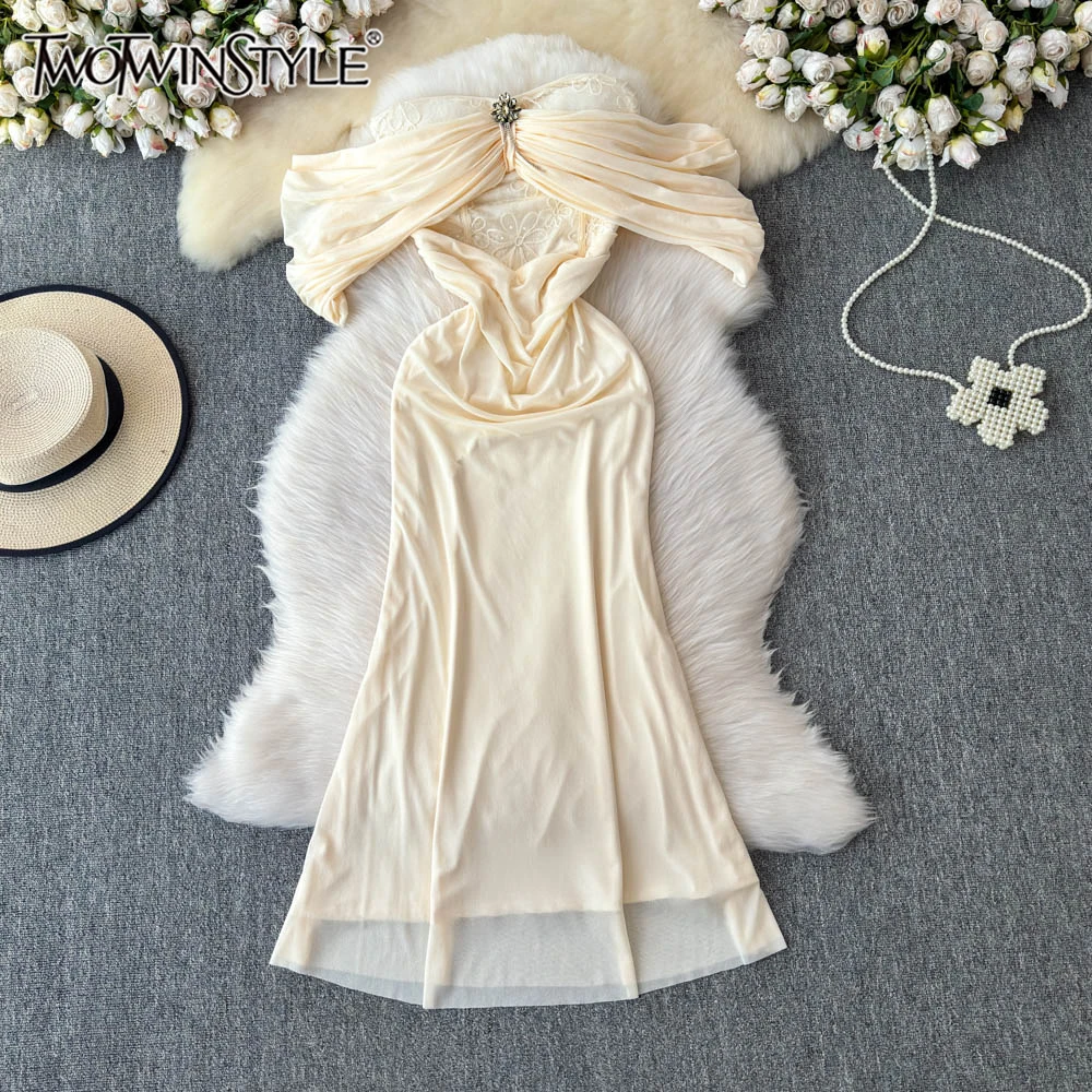 TWOTWINSTYLE Solid Embroidery Slimming Dress For Women Strapless Sleeveless High Waist Evening Party Midi Dress Female KDR522371
TWOTWINSTYLE Solid Embroidery Slimming Dress For Women Strapless Sleeveless High Waist Evening Party Midi Dress Female KDR522371