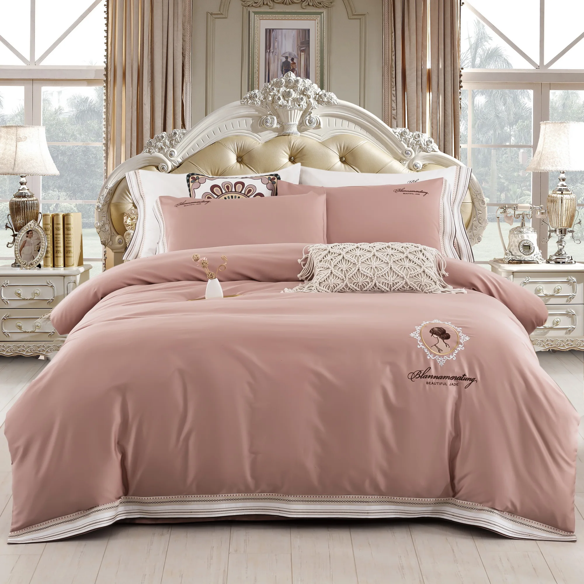 2022 newest four-piece bedding fashion cotton double household bed sheet quilt cover splicing design bedding fashion pink color
2022 newest four-piece bedding fashion cotton double household bed sheet quilt cover splicing design bedding fashion pink color