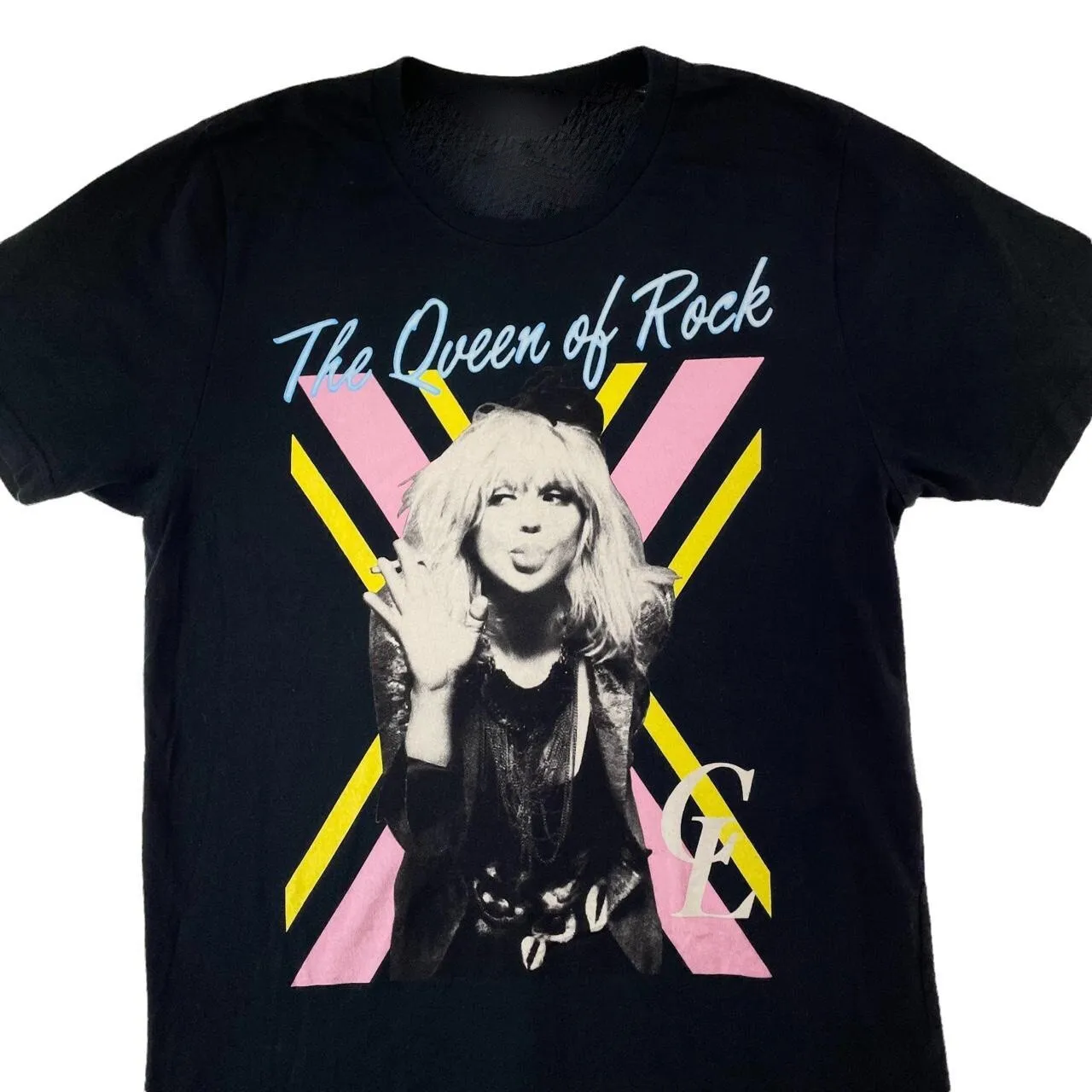 Винтажная хлопковая черная футболка Courtney Love The Queen Of Rock всех размеров SE466
Винтажная хлопковая черная футболка Courtney Love The Queen Of Rock всех размеров SE466